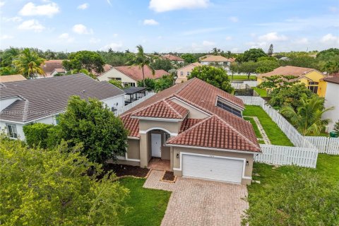 House in Miramar, Florida 3 bedrooms, 194.44 sq.m. № 1838609 - photo 4
