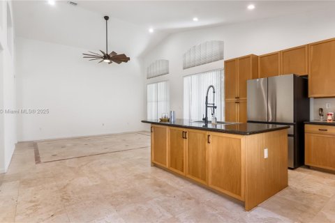 House in Miramar, Florida 3 bedrooms, 194.44 sq.m. № 1838609 - photo 15