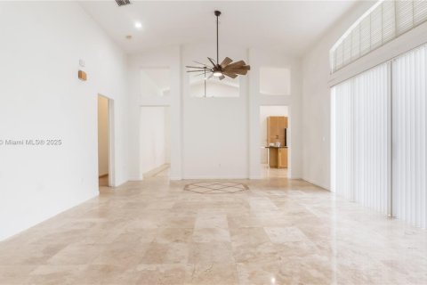 House in Miramar, Florida 3 bedrooms, 194.44 sq.m. № 1838609 - photo 9