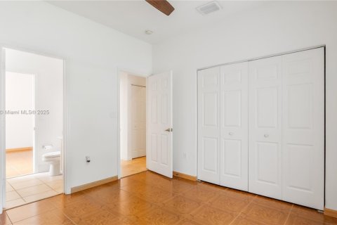 House in Miramar, Florida 3 bedrooms, 194.44 sq.m. № 1838609 - photo 28
