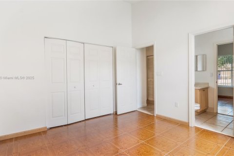 House in Miramar, Florida 3 bedrooms, 194.44 sq.m. № 1838609 - photo 26