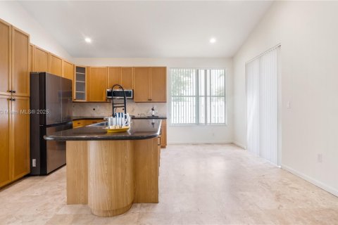 House in Miramar, Florida 3 bedrooms, 194.44 sq.m. № 1838609 - photo 18