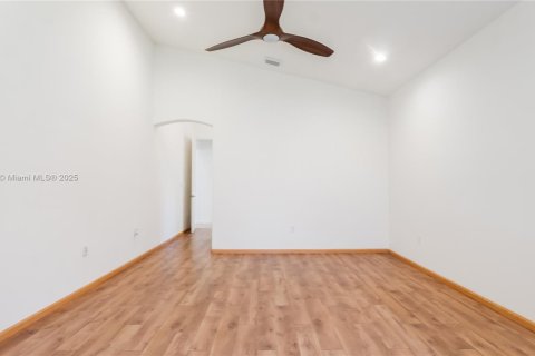 House in Miramar, Florida 3 bedrooms, 194.44 sq.m. № 1838609 - photo 22