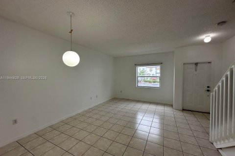 Townhouse in Homestead, Florida 3 bedrooms, 134.89 sq.m. № 2001405 - photo 2