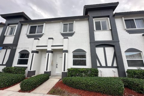 Townhouse in Homestead, Florida 3 bedrooms, 134.89 sq.m. № 2001405