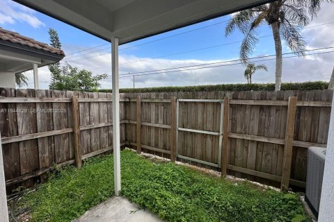 Townhouse in Homestead, Florida 3 bedrooms, 134.89 sq.m. № 2001405 - photo 9