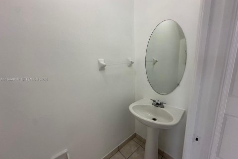 Townhouse in Homestead, Florida 3 bedrooms, 134.89 sq.m. № 2001405 - photo 14