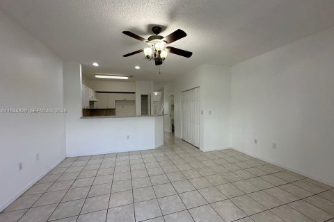 Townhouse in Homestead, Florida 3 bedrooms, 134.89 sq.m. № 2001405 - photo 8