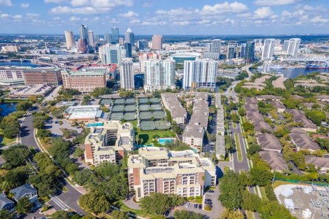 Condo in Tampa, Florida, 3 bedrooms  № 2098568 - photo 2