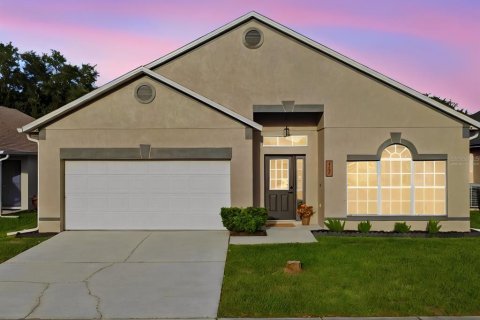 Villa ou maison à vendre à Kissimmee, Floride: 4 chambres, 181.35 m2 № 2285015 - photo 2