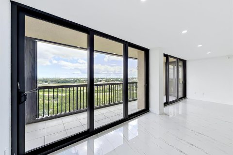 Condominio en alquiler en West Palm Beach, Florida, 2 dormitorios, 172.33 m2 № 2077750 - foto 3