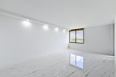 Condominio en alquiler en West Palm Beach, Florida, 2 dormitorios, 172.33 m2 № 2077750 - foto 20