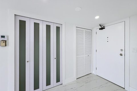 Condominio en alquiler en West Palm Beach, Florida, 2 dormitorios, 172.33 m2 № 2077750 - foto 8