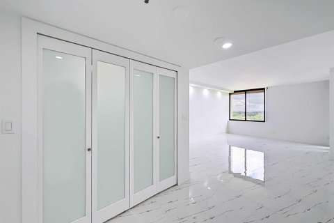 Condominio en alquiler en West Palm Beach, Florida, 2 dormitorios, 172.33 m2 № 2077750 - foto 18