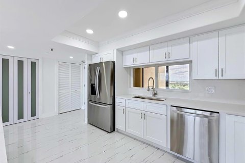 Condominio en alquiler en West Palm Beach, Florida, 2 dormitorios, 172.33 m2 № 2077750 - foto 11