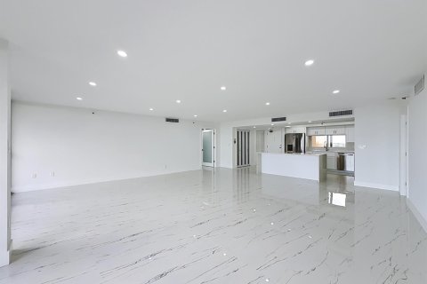 Condominio en alquiler en West Palm Beach, Florida, 2 dormitorios, 172.33 m2 № 2077750 - foto 17