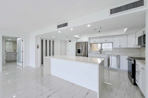 Condominio en alquiler en West Palm Beach, Florida, 2 dormitorios, 172.33 m2 № 2077750 - foto 13