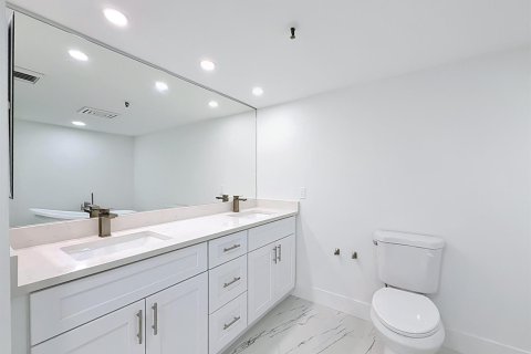 Condominio en alquiler en West Palm Beach, Florida, 2 dormitorios, 172.33 m2 № 2077750 - foto 23
