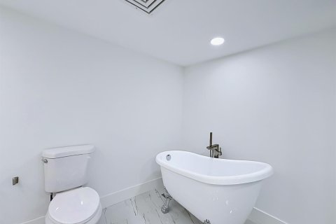 Condominio en alquiler en West Palm Beach, Florida, 2 dormitorios, 172.33 m2 № 2077750 - foto 24