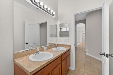House in Valrico, Florida 4 bedrooms, 244.98 sq.m. № 2110054 - photo 29