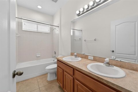House in Valrico, Florida 4 bedrooms, 244.98 sq.m. № 2110054 - photo 27
