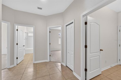 House in Valrico, Florida 4 bedrooms, 244.98 sq.m. № 2110054 - photo 23