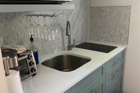 Studio in Coral Gables, Florida № 2000790