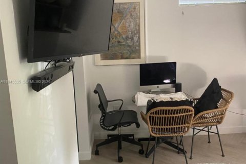 Apartment in Coral Gables, Florida 161.93 sq.m. № 2000790 - photo 6