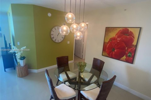 Apartment in Miami, Florida 1 bedroom, 70.88 sq.m. № 2186900 - photo 23
