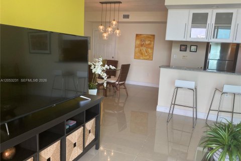 Apartment in Miami, Florida 1 bedroom, 70.88 sq.m. № 2186900 - photo 3