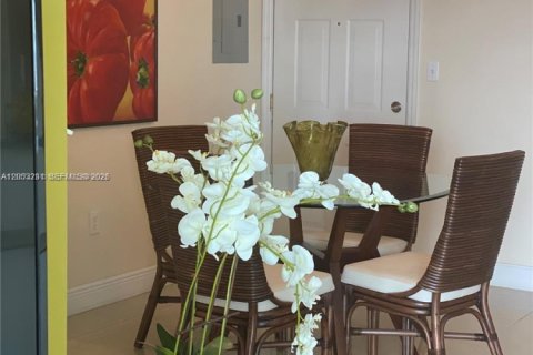 Apartment in Miami, Florida 1 bedroom, 70.88 sq.m. № 2186900 - photo 10