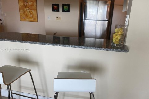 Apartment in Miami, Florida 1 bedroom, 70.88 sq.m. № 2186900 - photo 6