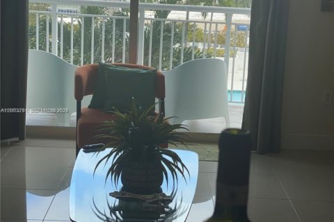 Apartment in Miami, Florida 1 bedroom, 70.88 sq.m. № 2186900 - photo 4