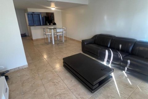 Townhouse in Sunrise, Florida 2 bedrooms, 104.05 sq.m. № 2085318 - photo 4