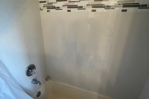 Townhouse in Sunrise, Florida 2 bedrooms, 104.05 sq.m. № 2085318 - photo 12