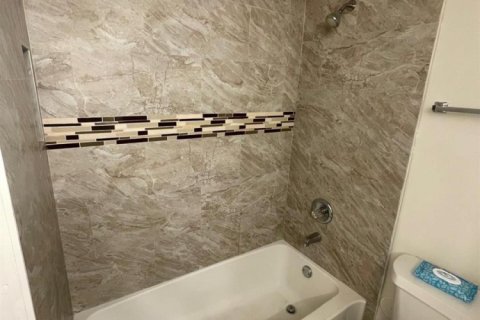 Townhouse in Sunrise, Florida 2 bedrooms, 104.05 sq.m. № 2085318 - photo 8