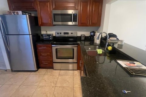 Townhouse in Sunrise, Florida 2 bedrooms, 104.05 sq.m. № 2085318 - photo 2