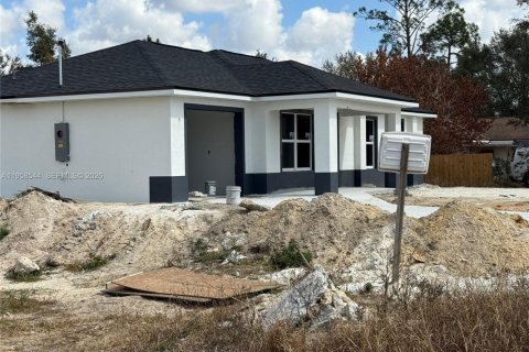 House in Lehigh Acres, Florida 3 bedrooms № 2020827 - photo 3