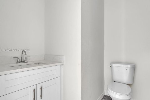 House in Lehigh Acres, Florida 3 bedrooms № 2020827 - photo 16