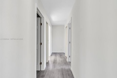 House in Lehigh Acres, Florida 3 bedrooms № 2020827 - photo 15