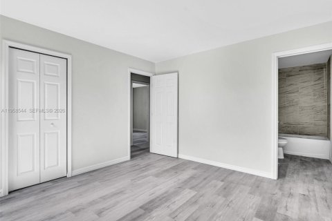 House in Lehigh Acres, Florida 3 bedrooms № 2020827 - photo 24