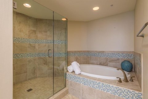 Condo in Clearwater, Florida, 3 bedrooms  № 1649911 - photo 23
