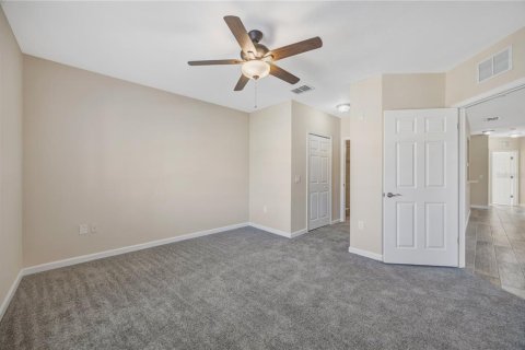 Condo in Wesley Chapel, Florida, 3 bedrooms  № 2218139 - photo 11