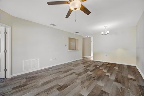 Condo in Wesley Chapel, Florida, 3 bedrooms  № 2218139 - photo 7