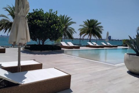 Condominio en venta en Miami, Florida, 3 dormitorios, 157.75 m2 № 1958272 - foto 18