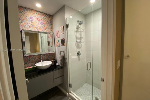 Condominio en venta en Miami, Florida, 3 dormitorios, 157.75 m2 № 1958272 - foto 16