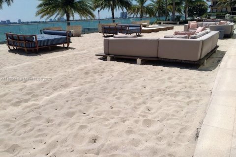 Condominio en venta en Miami, Florida, 3 dormitorios, 157.75 m2 № 1958272 - foto 17