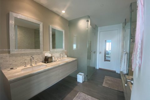 Condominio en venta en Miami, Florida, 3 dormitorios, 157.75 m2 № 1958272 - foto 12