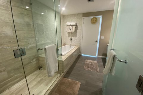 Condominio en venta en Miami, Florida, 3 dormitorios, 157.75 m2 № 1958272 - foto 11