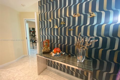 Condominio en venta en Miami, Florida, 3 dormitorios, 157.75 m2 № 1958272 - foto 2